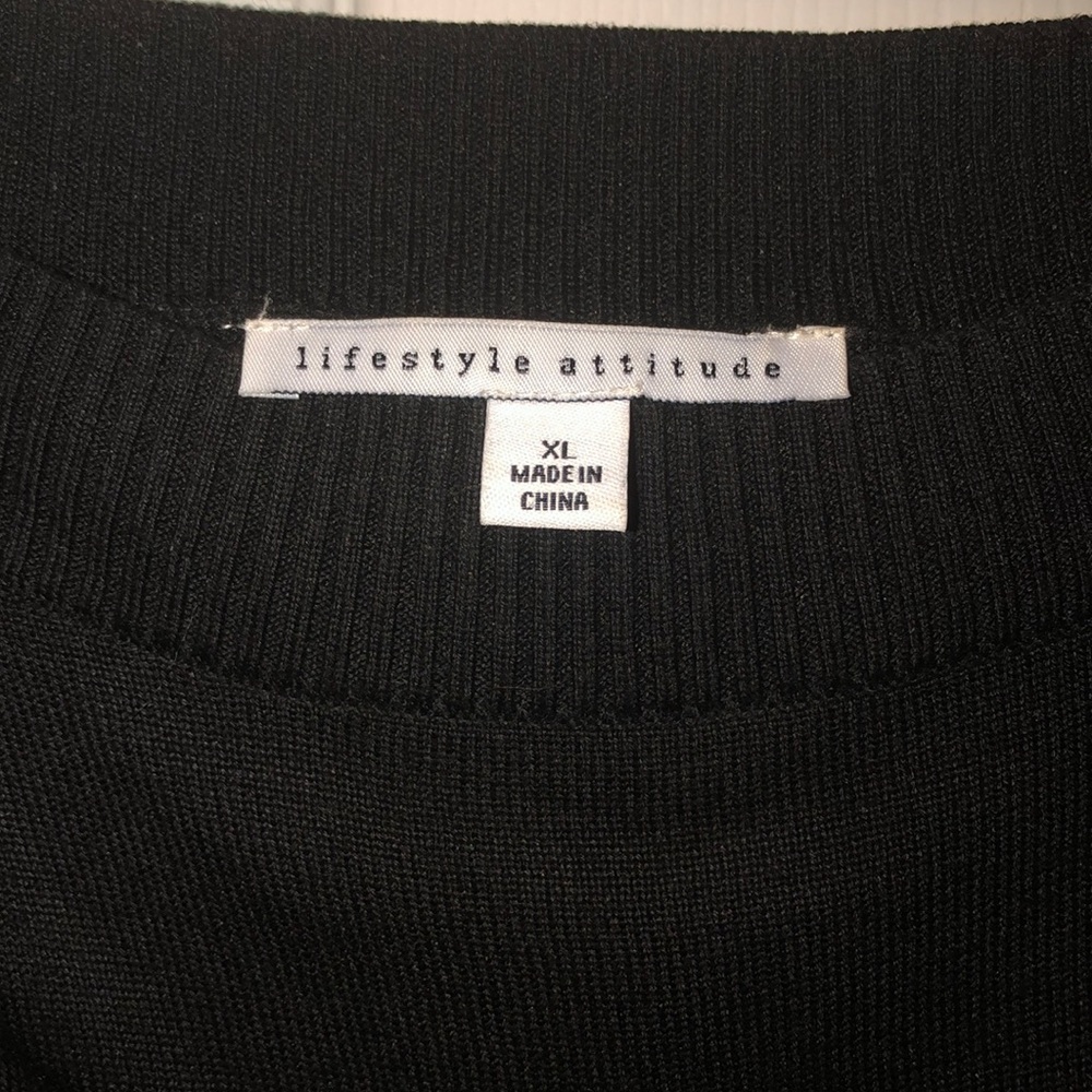 Black blouse with striped bottom and sleeves - Picture 3 of 4